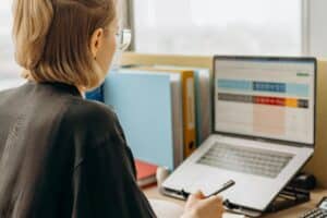 Как правильно обосновать актуальность темы диссертации